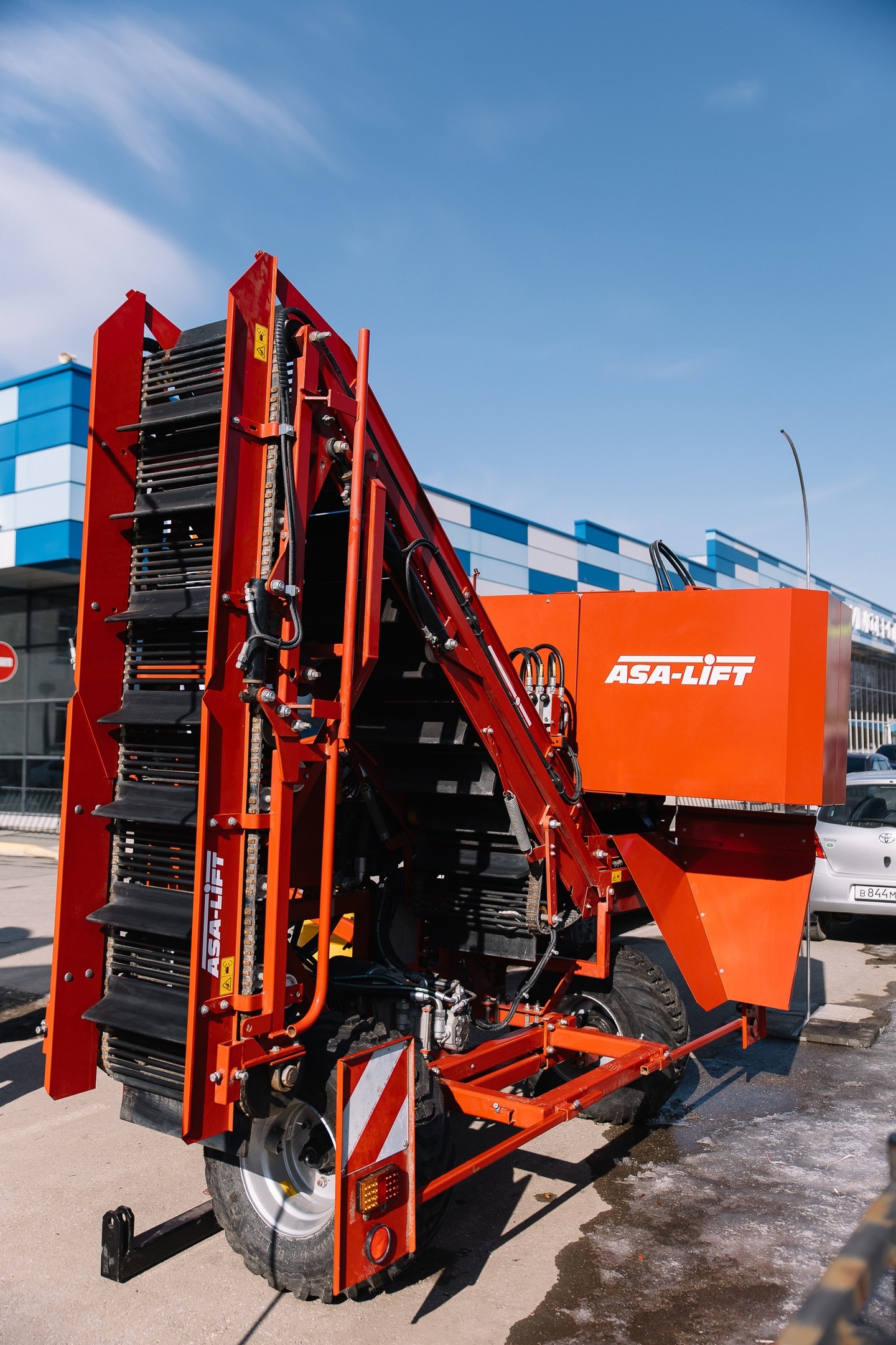 Комбайн для уборки моркови Asa-Lift CM1000E - в наличии